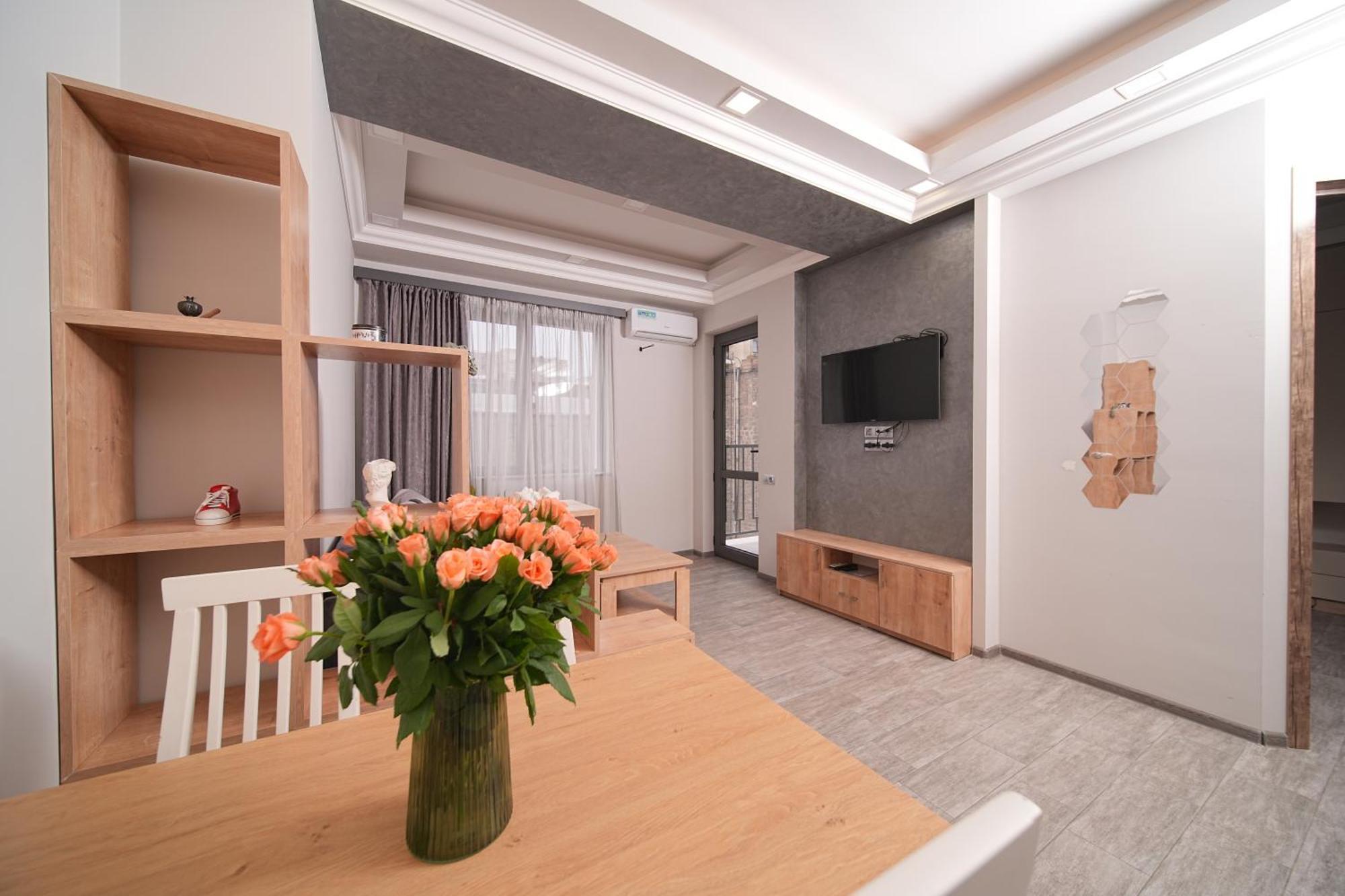 Cozy Apartments In The City Centre By Sweet Home Ереван Экстерьер фото